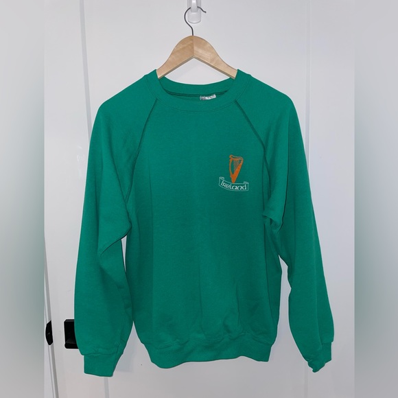 Vintage 1980’s Hanes “Ireland” Crewneck In Green - Picture 1 of 3